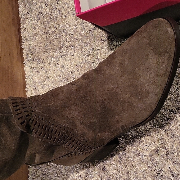 Vince Camuto Knee Boots - Picture 6 of 6